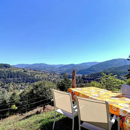 De La Vialle Hébergement de vacances *